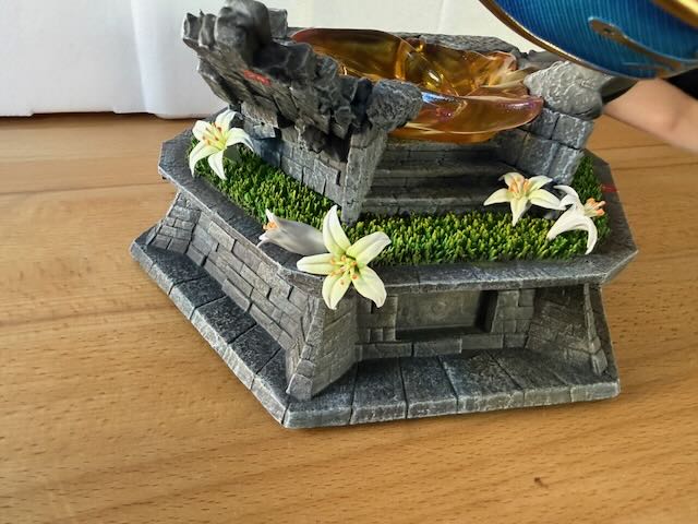 base with flower
